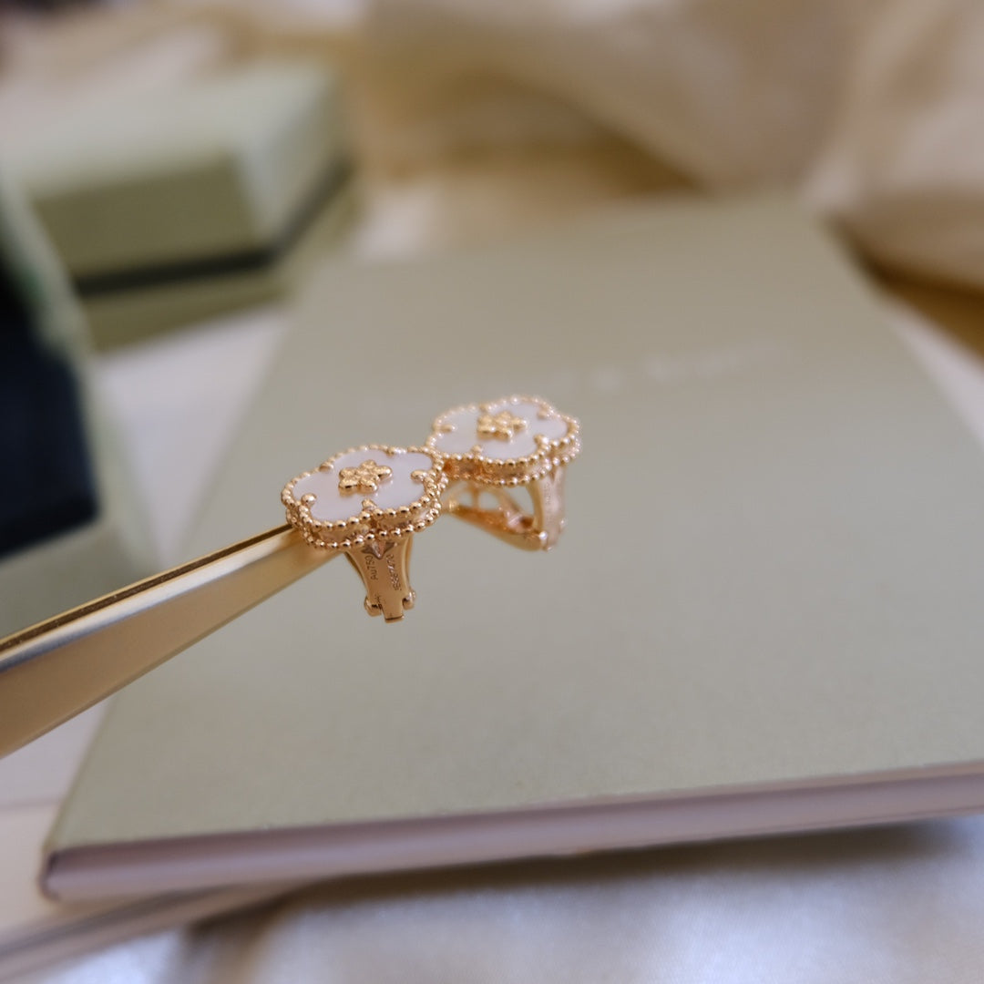 [Royal Jewellery]LUCKY PINK GOLD WHITE MOP EARRINGS