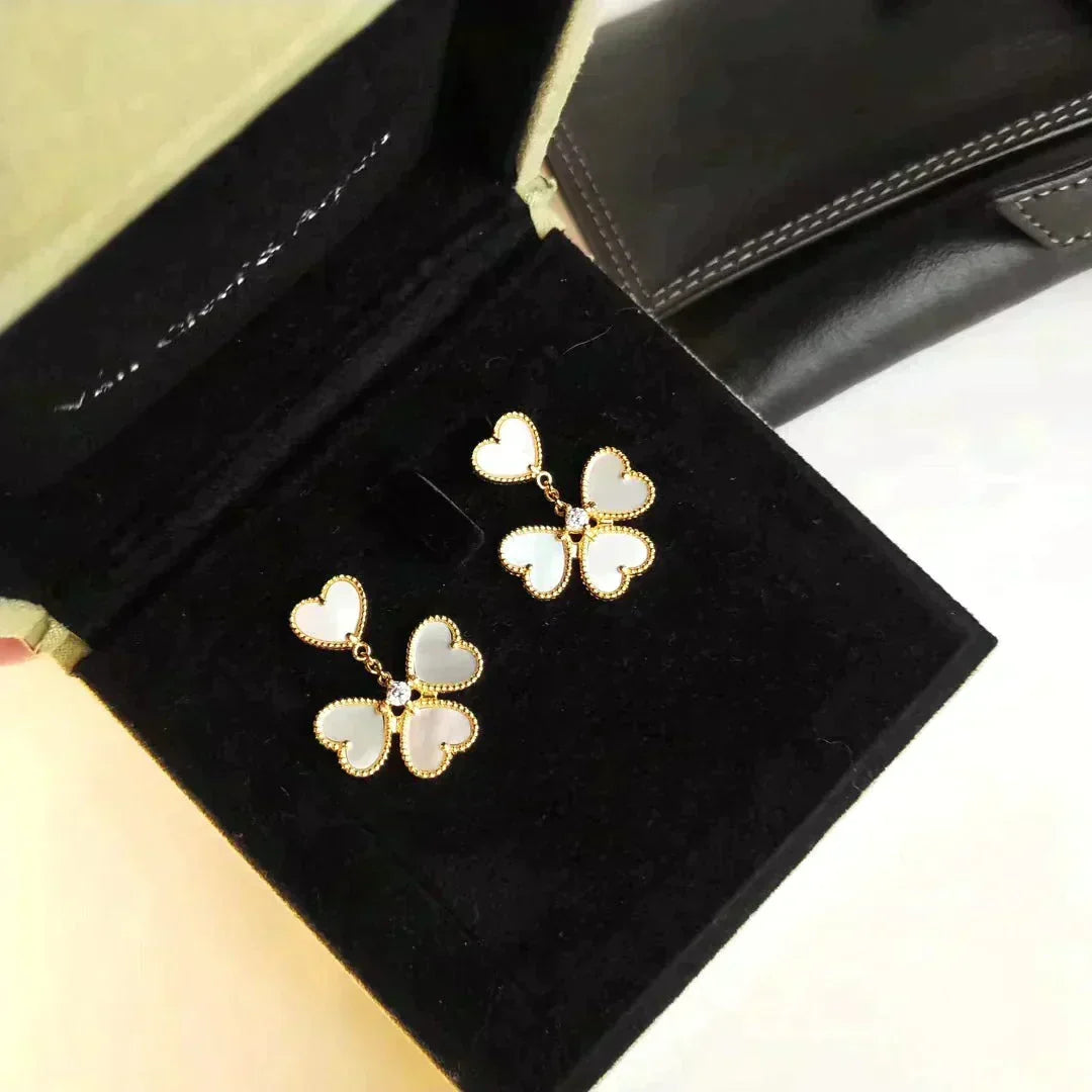 [Royal Jewellery]CLOVER SWEET WHITE MOP EARRINGS