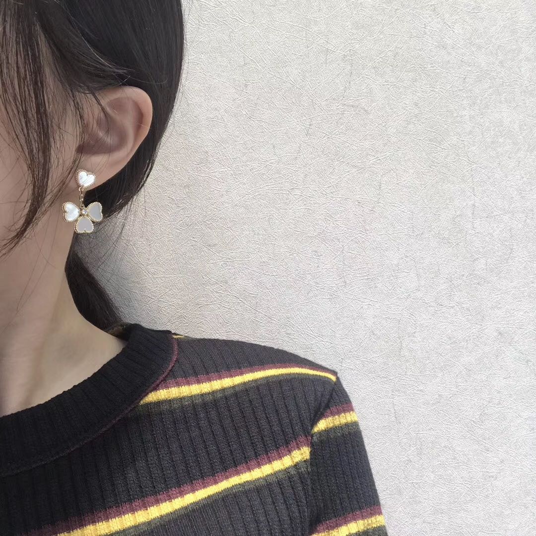[Royal Jewellery]CLOVER SWEET WHITE MOP EARRINGS