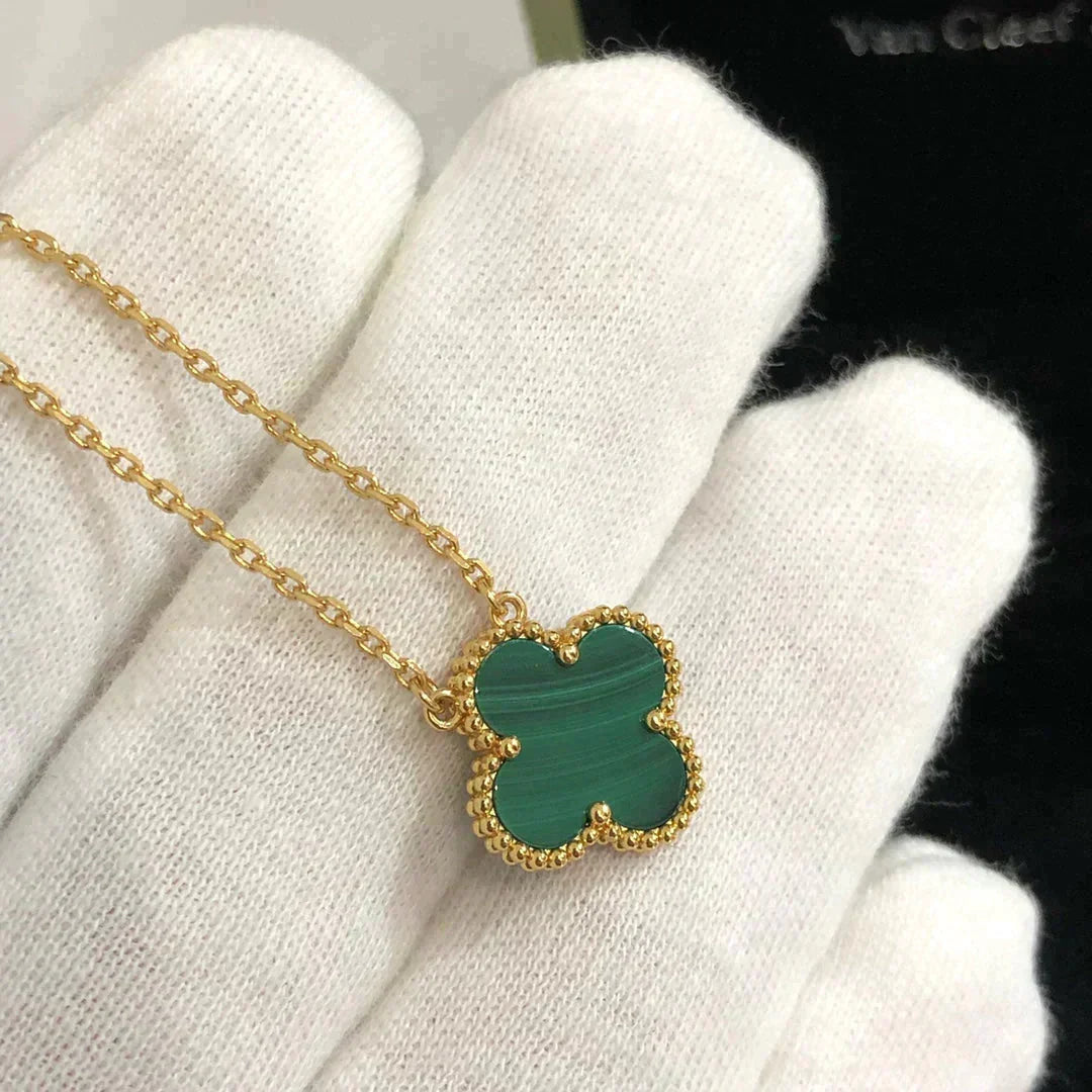 [Royal Jewellery]CLOVER 15MM MALACHITE SINGLE FLOWER  NECKLACE