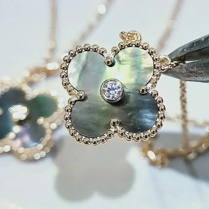 [Royal Jewellery]CLOVER 15MM DIAMOND AND MOTHER-OF-GREY NECKLACE