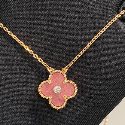 [Royal Jewellery]CLOVER 15MM DIAMOND RHODONITE NECKLACE