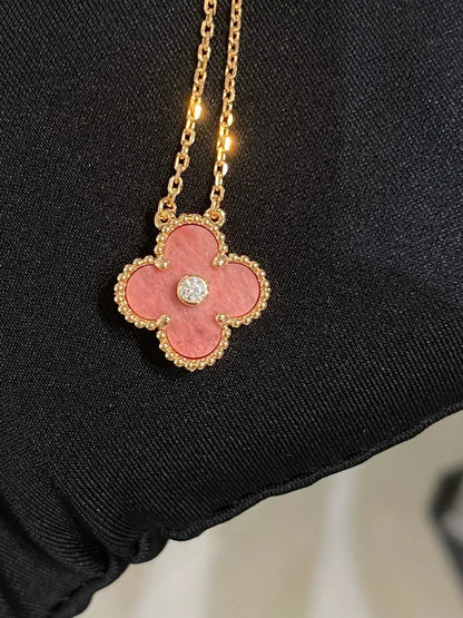 [Royal Jewellery]CLOVER 15MM DIAMOND RHODONITE NECKLACE