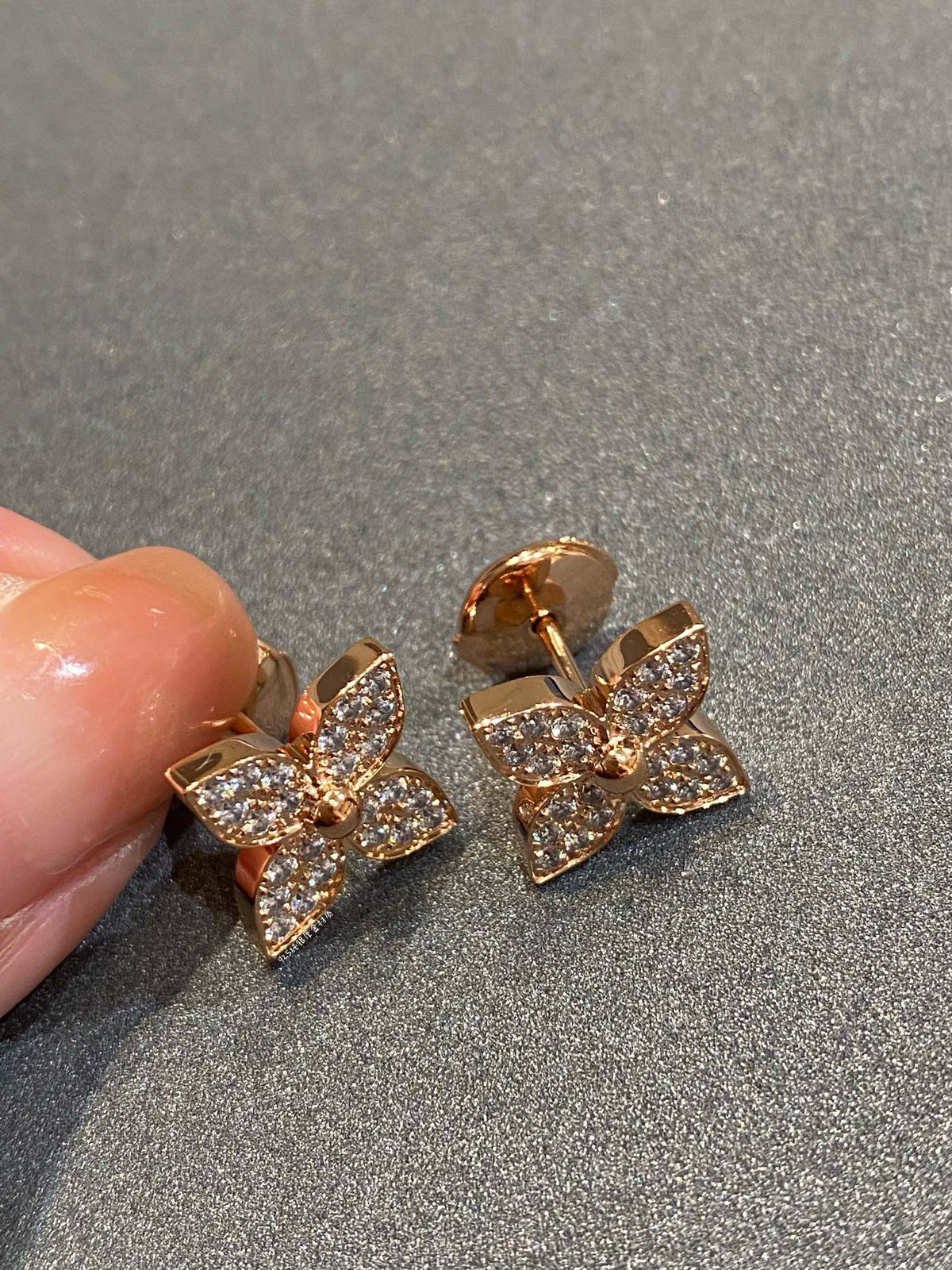 [Royal Jewellery]STAR DIAMOND EARRINGS