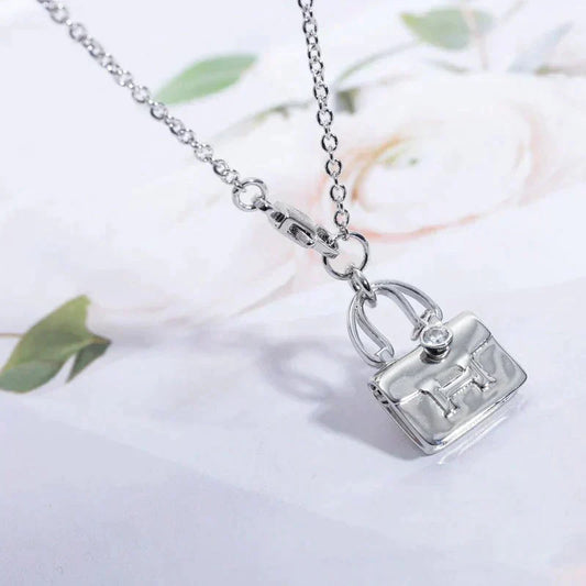 [Royal Jewellery]AMULETTE PEDANT SILVER NECKLACE