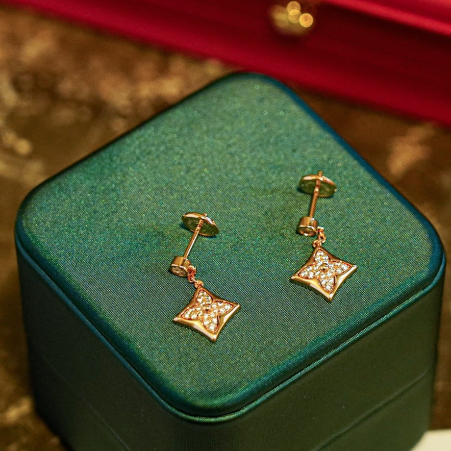 [Royal Jewellery]STAR DIAMONDS EARRINGS GOLD