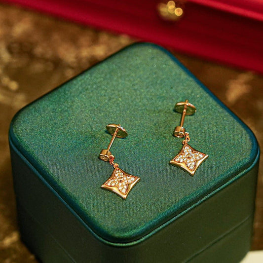 [Royal Jewellery]STAR DIAMONDS EARRINGS GOLD