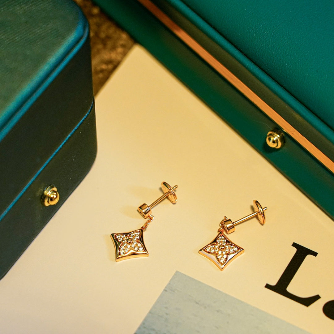 [Royal Jewellery]STAR DIAMONDS EARRINGS GOLD
