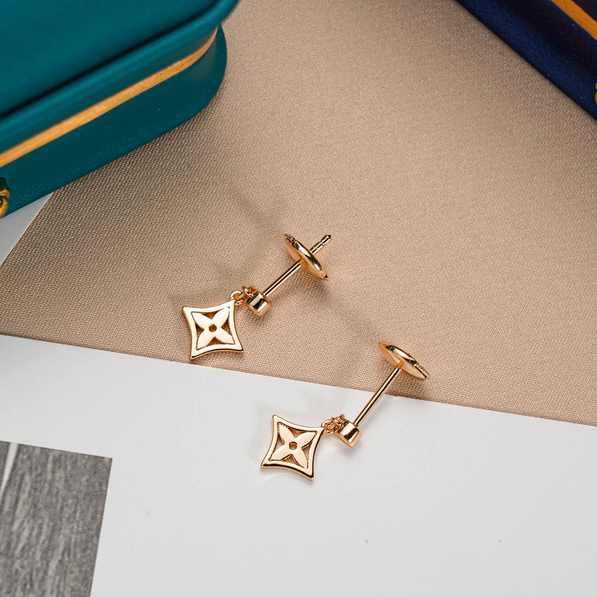 [Royal Jewellery]STAR EARRINGS GOLD
