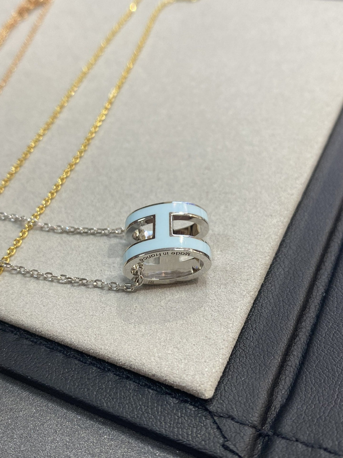 [Royal Jewellery]POP H LIGHT BLUE NECKLACE