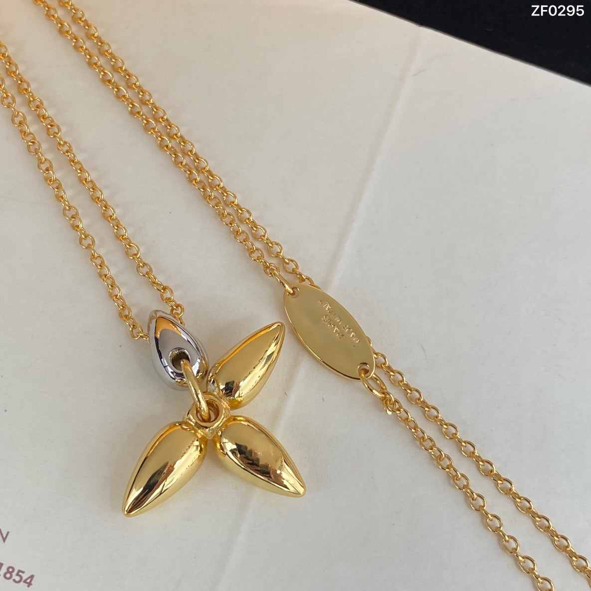 [Royal Jewellery]LOUISETTE PEDANT GOLD NECKLACE