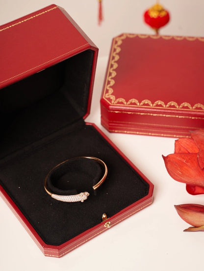 [Royal Jewellery]PANTHERE ROSE GOLD DIAMOND OPEN BRACELET