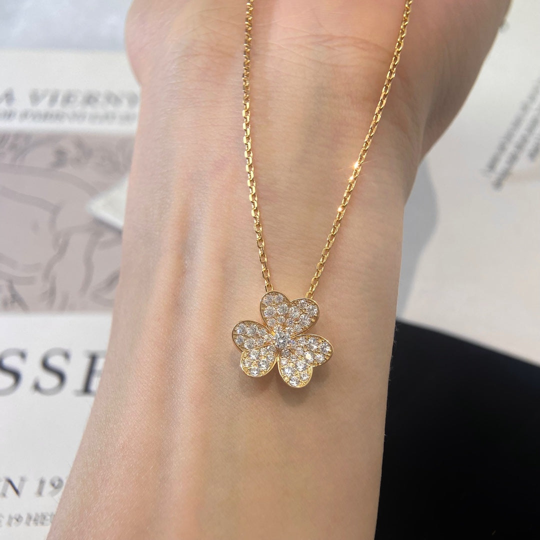 [Royal Jewellery]FLOWER DIAMOND NECKLACE
