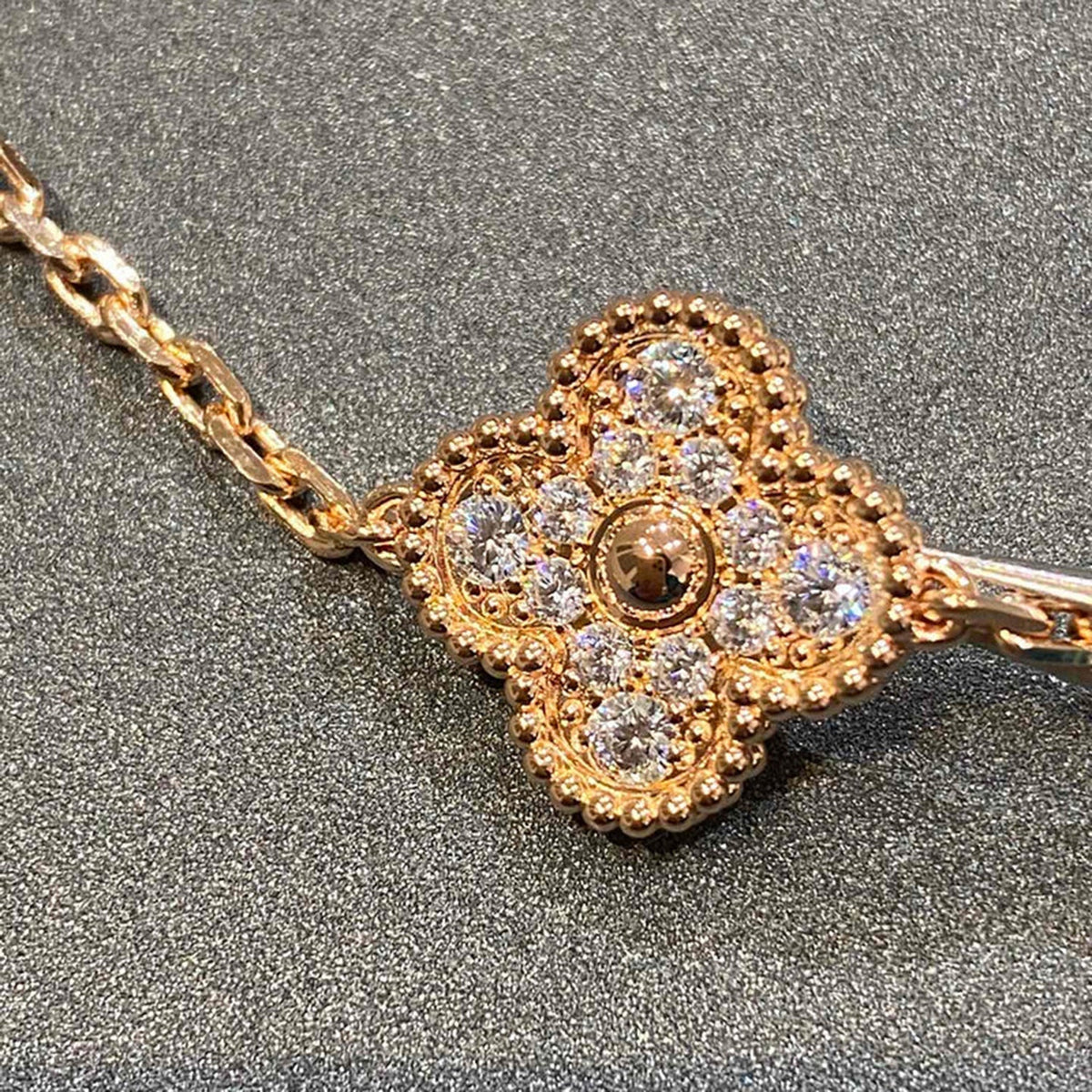 [Royal Jewellery] CLOVER 5 MOTIF FULL DIAMOND BRACELET COLLECTION