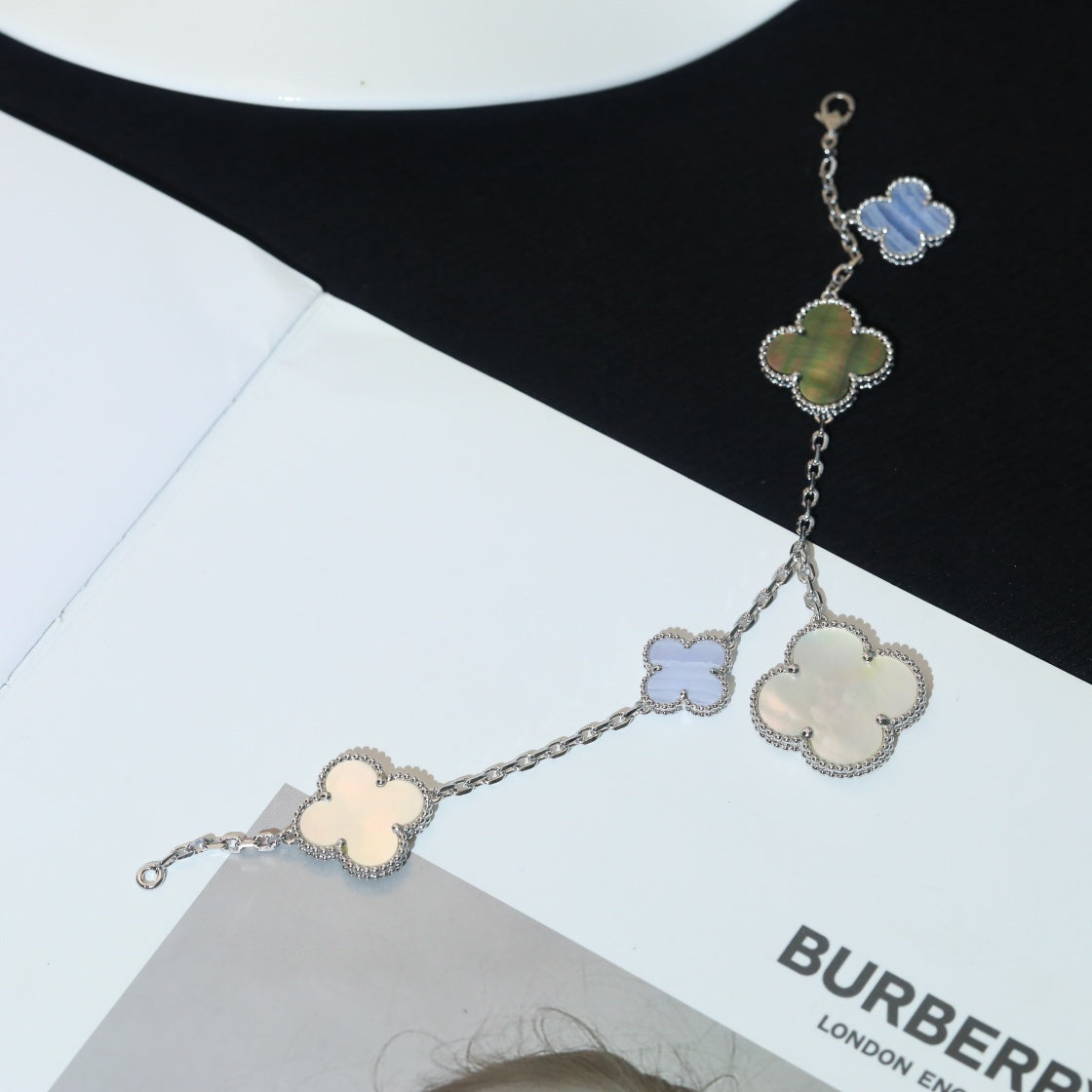 [Royal Jewellery]CLOVER BRACELET 5 MOTIFS MOP CHALCEDONY SILVER