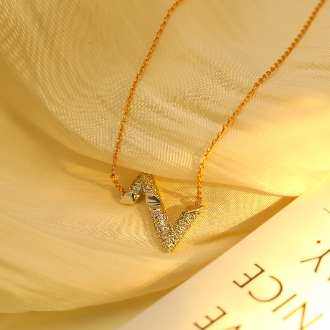[Royal Jewellery]VOLT SILVER DIAMOND PEDANT NECKLACE