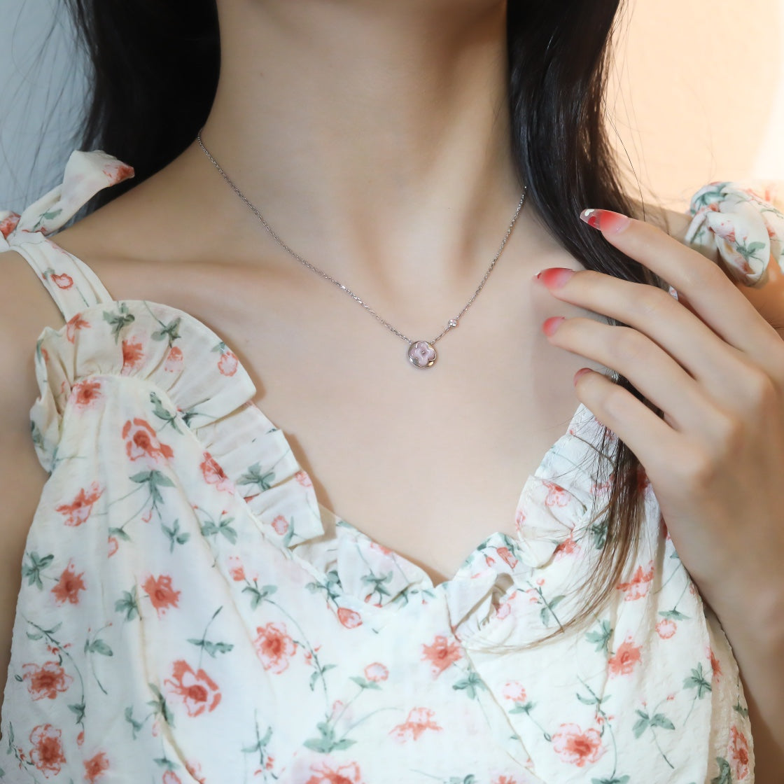 [Royal Jewellery]SUN PEDANT PINK GOLD 1 DIAMOND NECKLACE