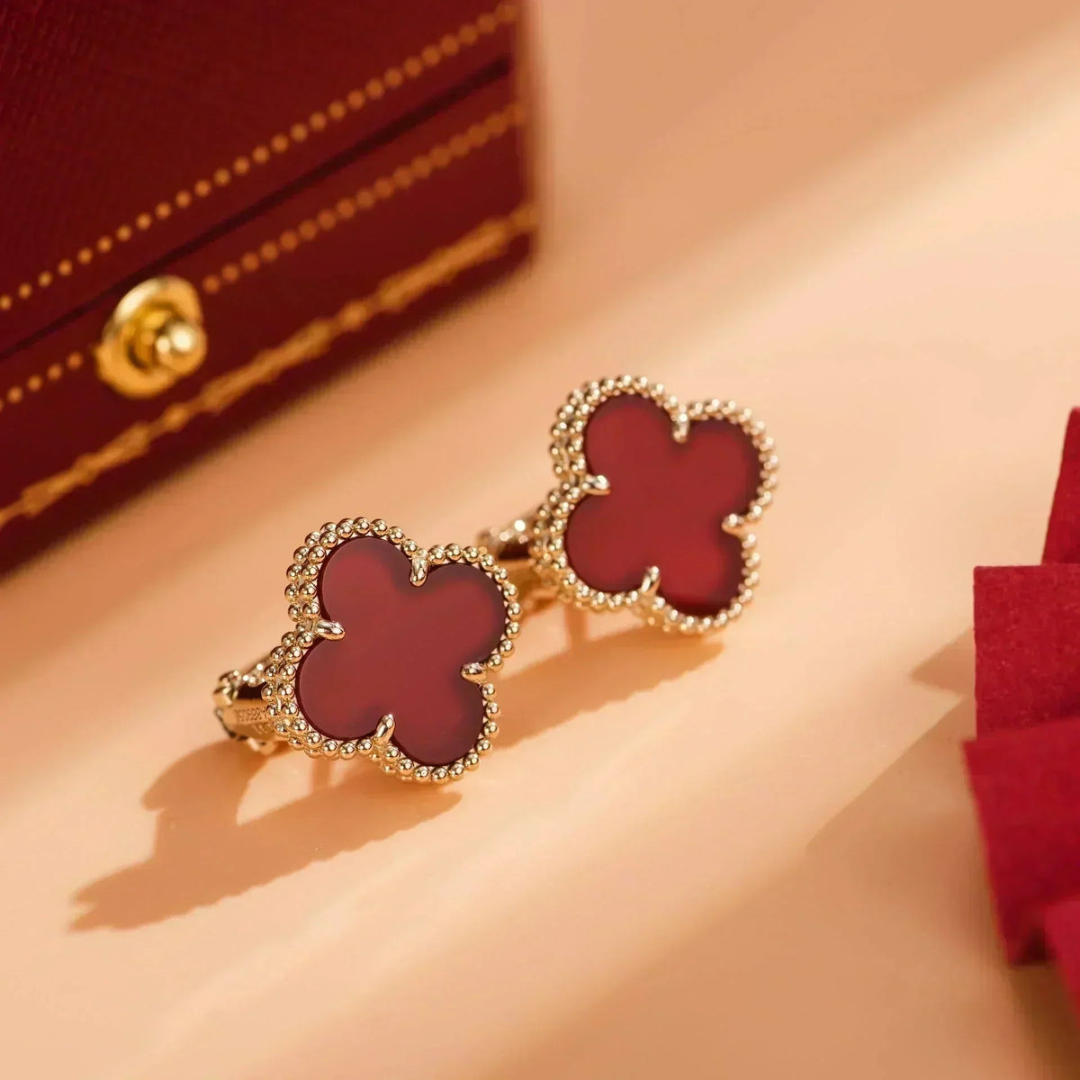 [Royal Jewellery]CLOVER MEDIUM 1 MOTIFS CARNELIAN  EARRINGS