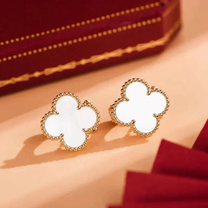 [Royal Jewellery]CLOVER MEDIUM 1 MOTIFS  WHITE MOP STUD EARRINGS