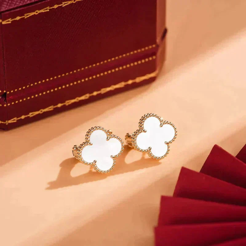[Royal Jewellery]CLOVER MEDIUM 1 MOTIFS  WHITE MOP STUD EARRINGS