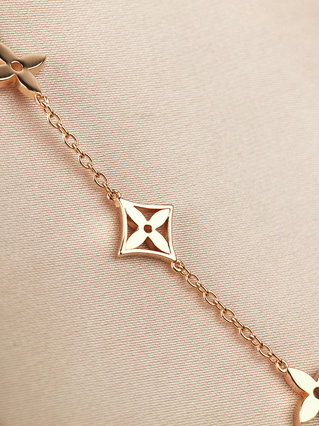 [Royal Jewellery]STAR AND SUN 7 MOTIFS GOLD BRACELET