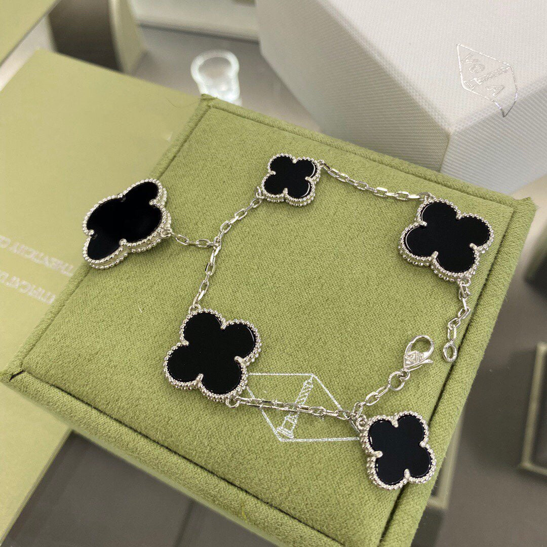 [Royal Jewellery]CLOVER 5 MOTIFS SIVLER ONYX BRACELET