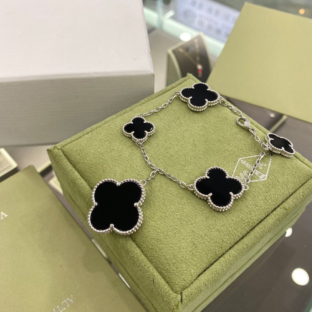 [Royal Jewellery]CLOVER 5 MOTIFS SIVLER ONYX BRACELET