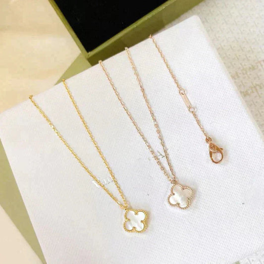 [Royal Jewellery]CLOVER MINI 9.5MM WHITE MOTHER-OF-PEARL NECKLACE