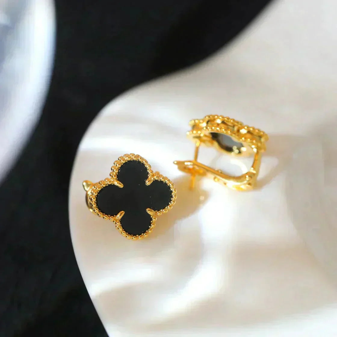[Royal Jewellery]CLOVER MEDIUM 1 MOTIFS  ONYX STUD EARRINGS
