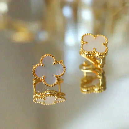 [Royal Jewellery]CLOVER MEDIUM 1 MOTIFS  WHITE MOP STUD EARRINGS