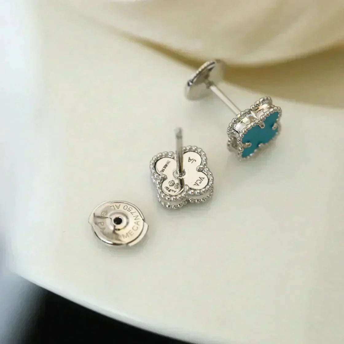 [Royal Jewellery]CLOVER MINI 9.5MM ONYX STUD EARRINGS SILVER