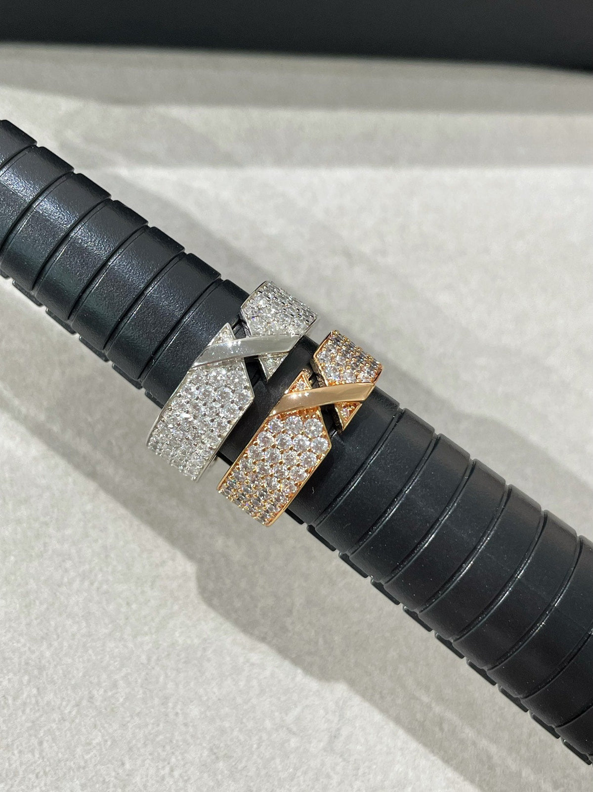 [Royal Jewellery]LIENS EVIDENCE  DIAMOND PAVED RING