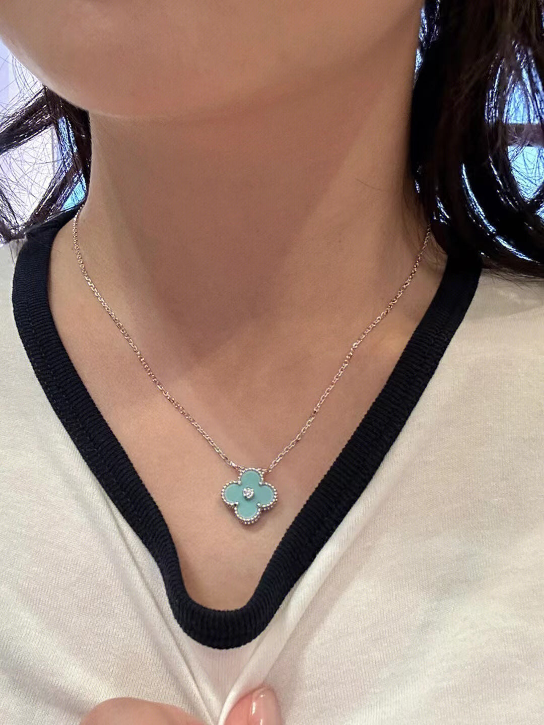 [Royal Jewellery]CLOVER 1 DIAMOND LIGHT BLUE SILVER NECKLACE