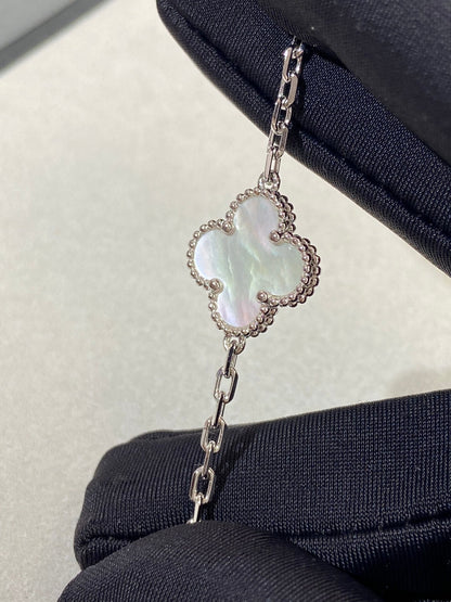 [Royal Jewellery]CLOVER WHITE PEARL MOP 5 MOTIF BRACELET COLLECTION
