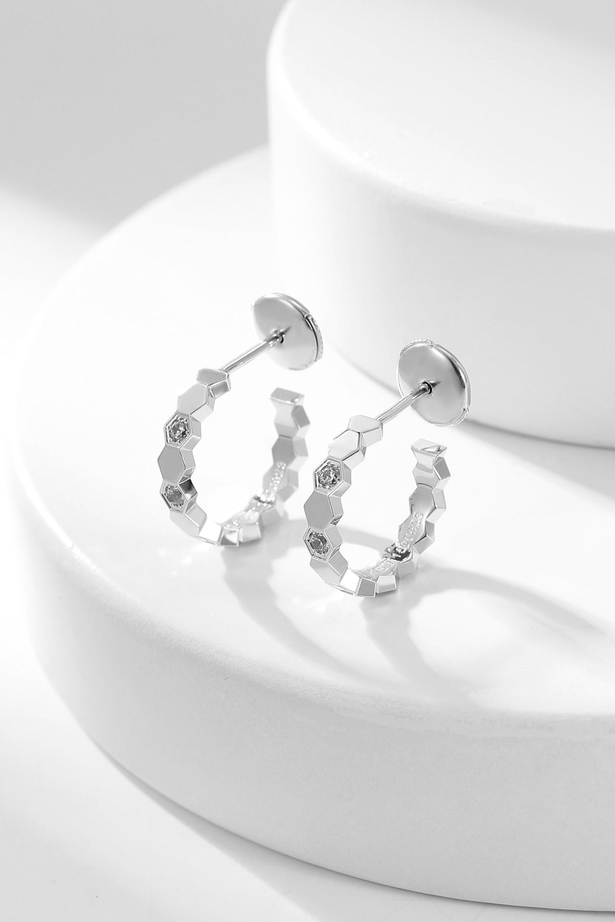 [Royal Jewellery]BEE LOVE DIAMOND HOOP EARRINGS