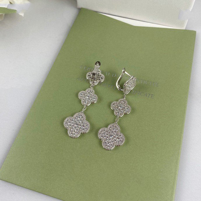 [Royal Jewellery]CLOVER 3 MOTIF DIAMOND SILVER DROP EARRINGS