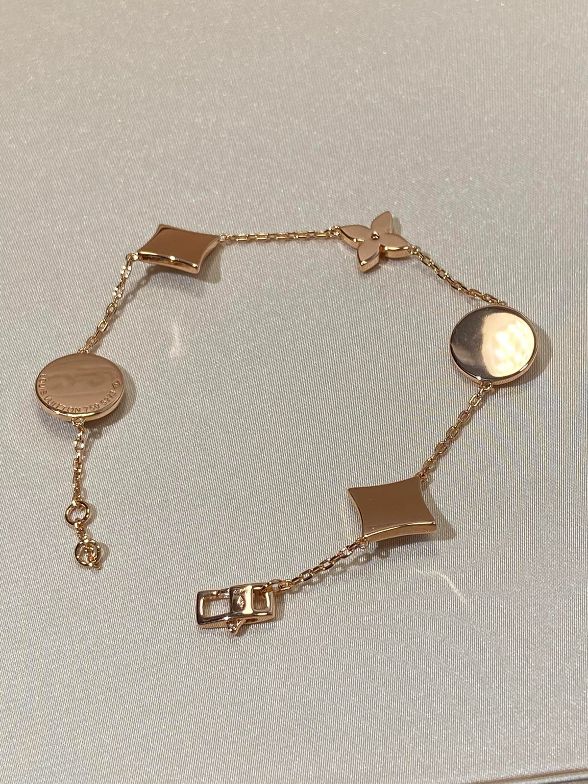 [Royal Jewellery]STAR AND SUN 5 MOTIF MOP PINK GOLD BRACELET