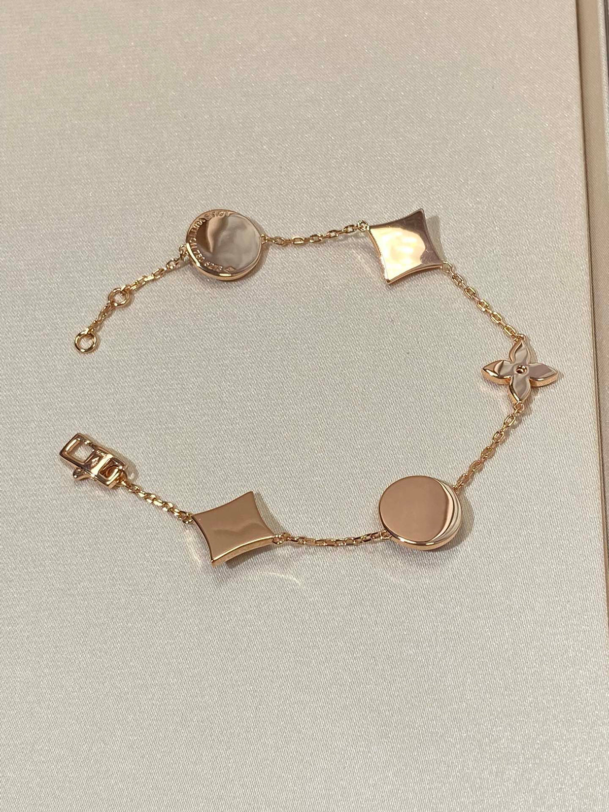 [Royal Jewellery]STAR AND SUN 5 MOTIF MOP PINK GOLD BRACELET
