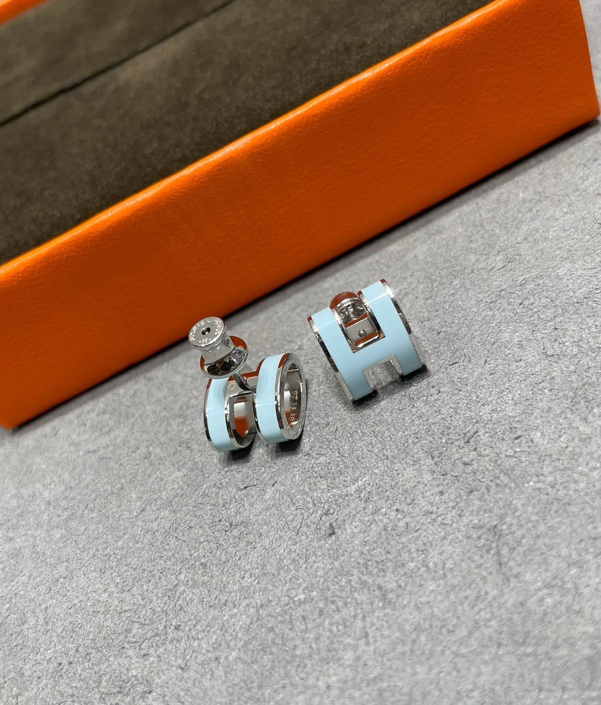 [Royal Jewellery]POP H SKY BLUE STUD EARRINGS