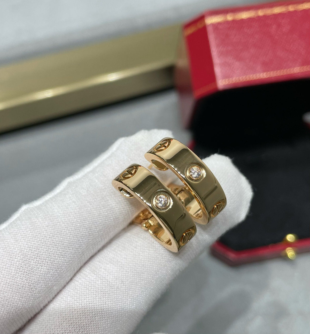 [Royal Jewellery]LOVE 5.5MM 1 DIAMOND EARRINGS