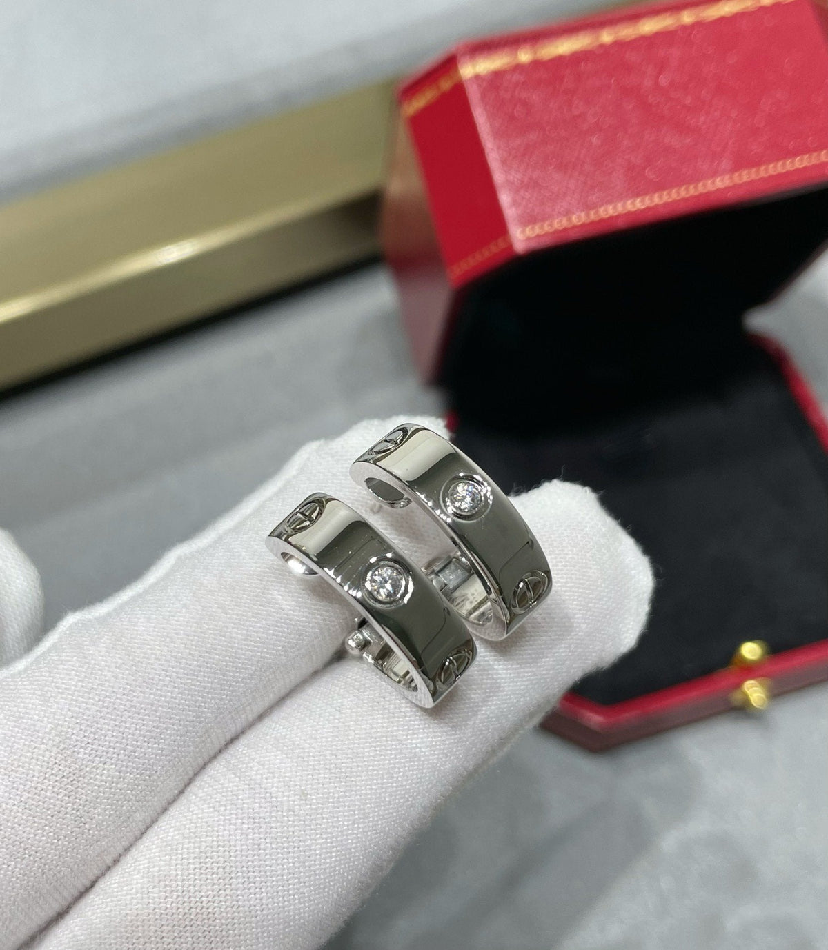 [Royal Jewellery]LOVE 5.5MM 1 DIAMOND EARRINGS