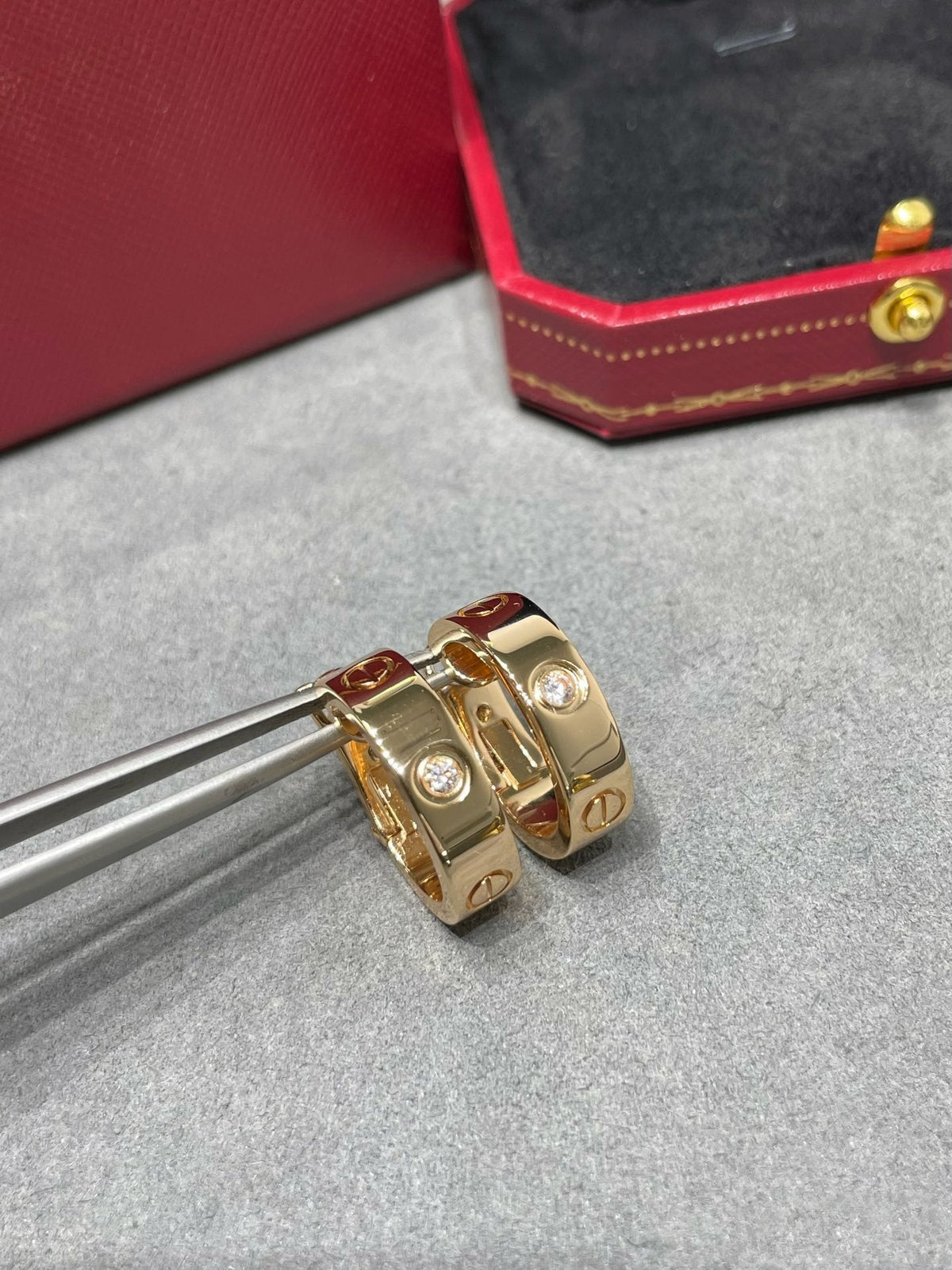 [Royal Jewellery]LOVE 5.5MM 1 DIAMOND EARRINGS