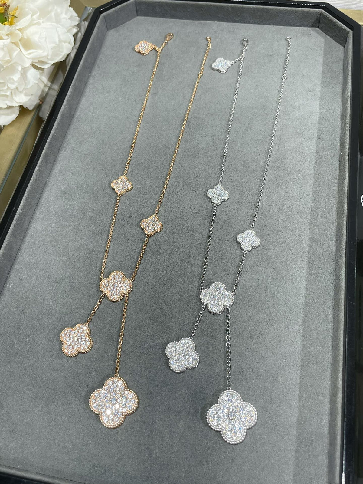 [Royal Jewellery]CLOVER 6 MOTIF DIAMOND PAVED NECKLACE