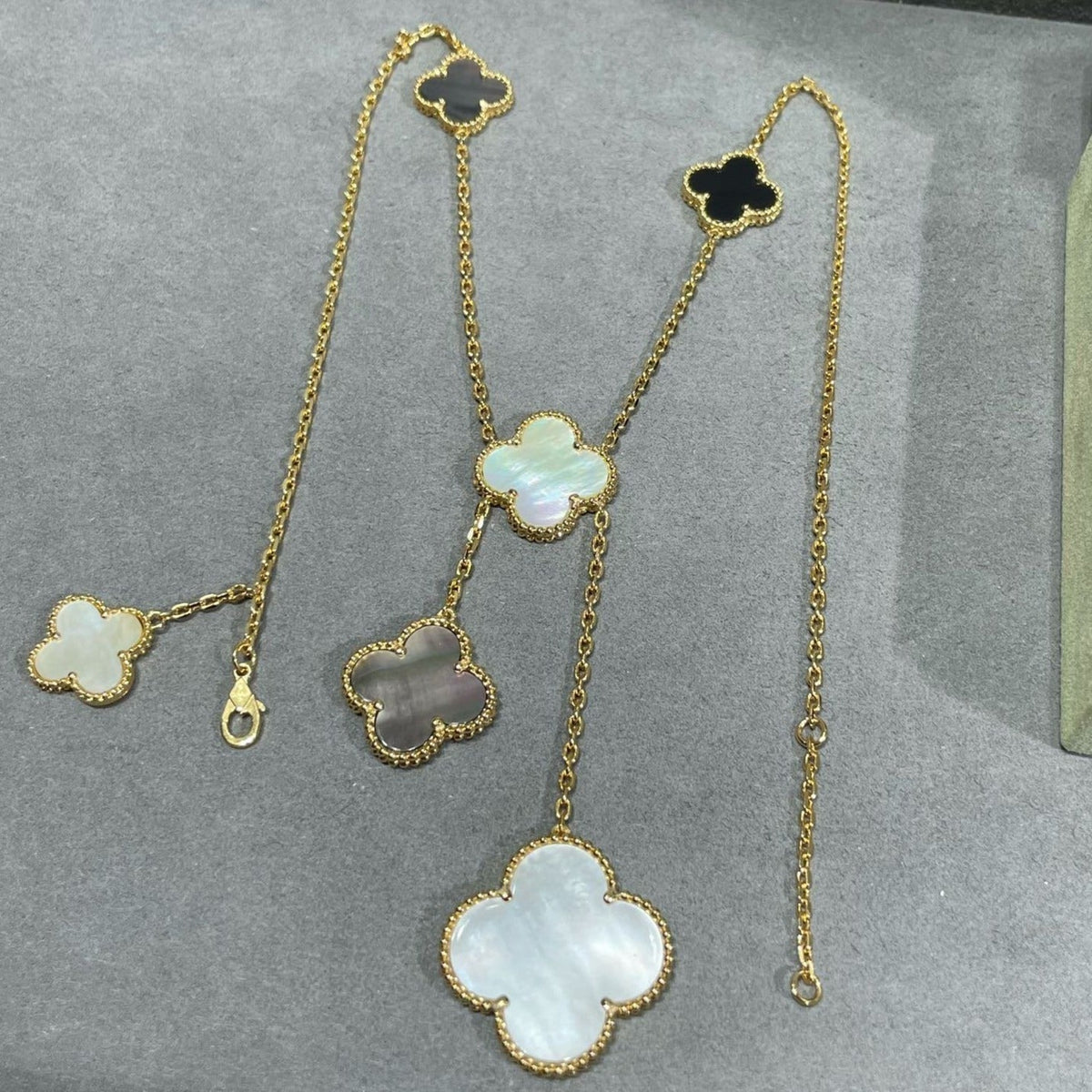 [Royal Jewellery]CLOVER 6 MOTIF MOP ONYX GOLD NECKLACE