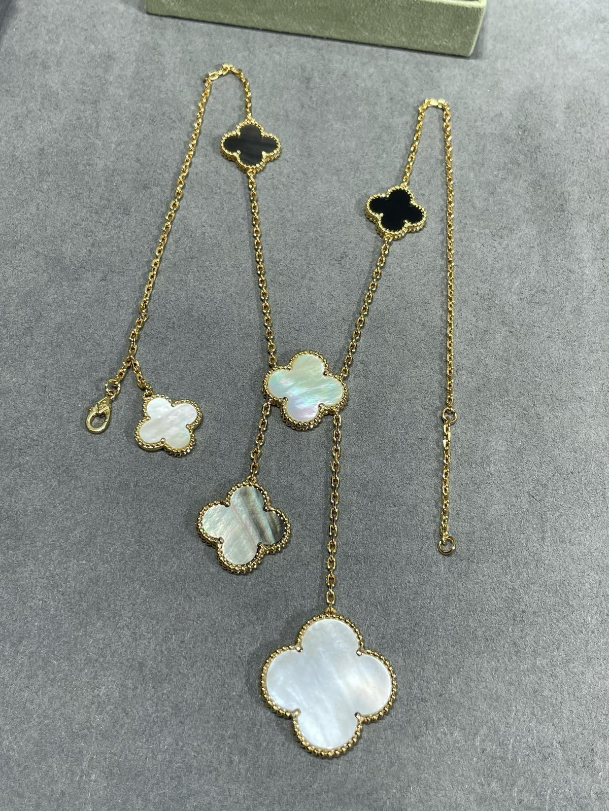[Royal Jewellery]CLOVER 6 MOTIF MOP ONYX GOLD NECKLACE