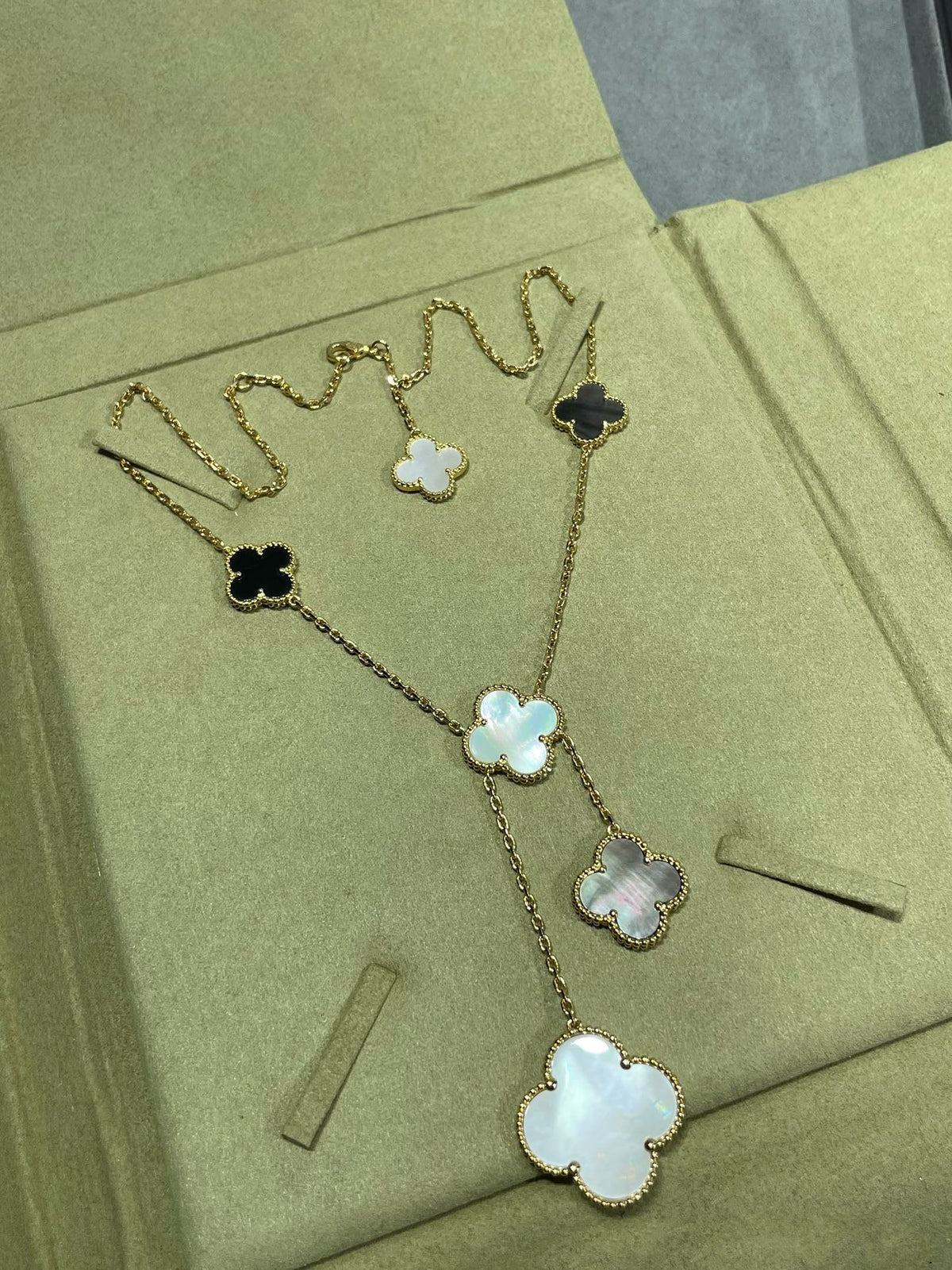 [Royal Jewellery]CLOVER 6 MOTIF MOP ONYX GOLD NECKLACE
