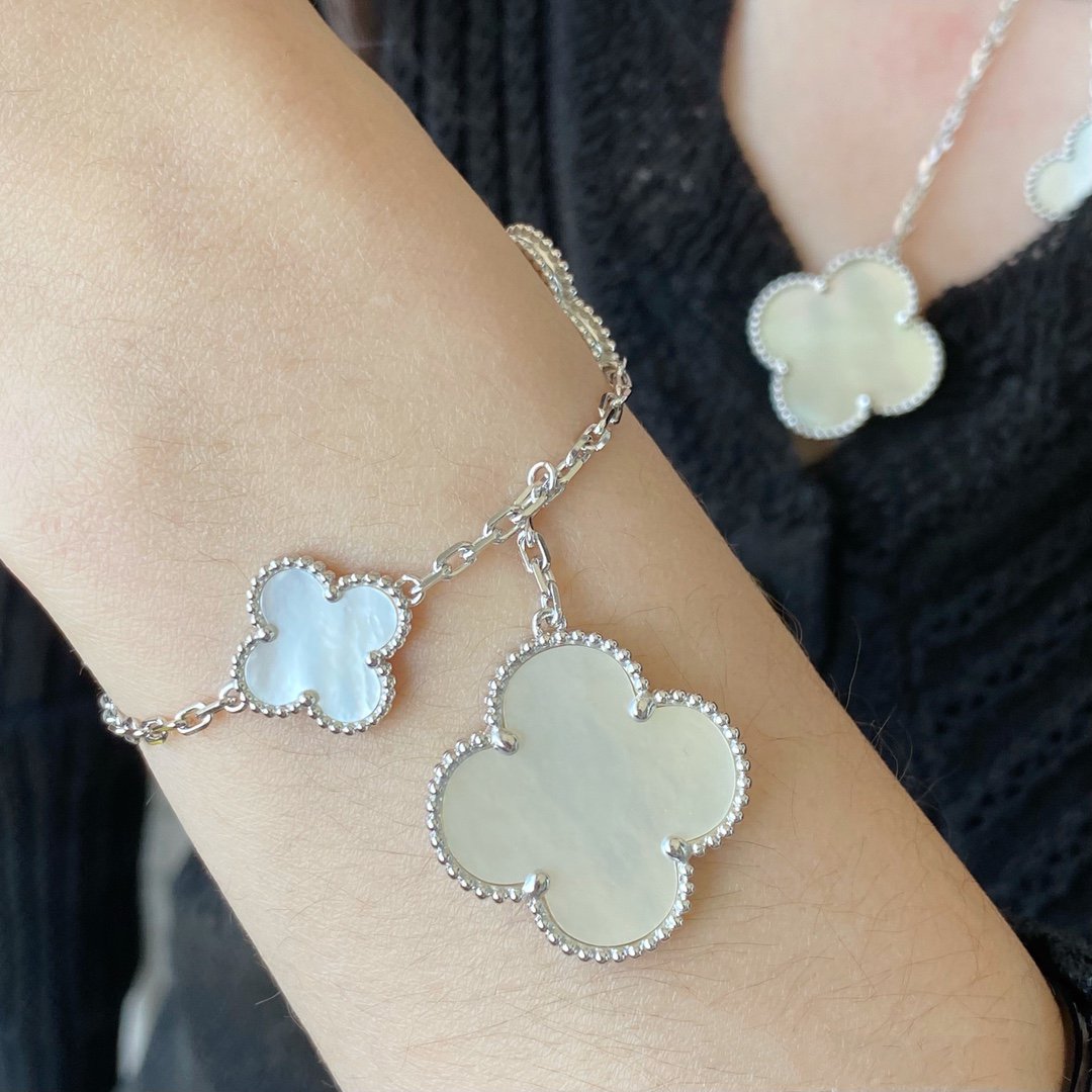 [Royal Jewellery]CLOVER 5 MOTIF WHITE MOP SILVER BRACELET