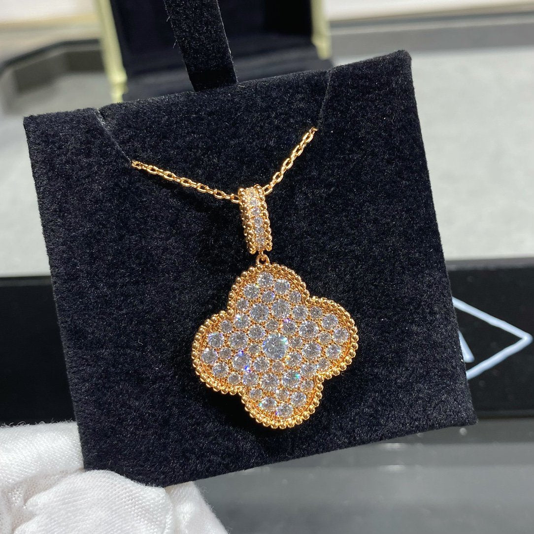[Royal Jewellery]CLOVER 25MM LARGE PEDANT DIAMOND PAVED LONG NECKLACE