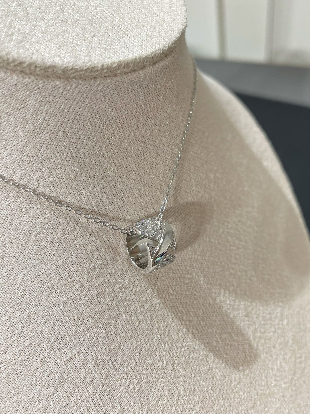 [Royal Jewellery]LIENS EVIDENCE DIAMOND PAVED NECKLACE