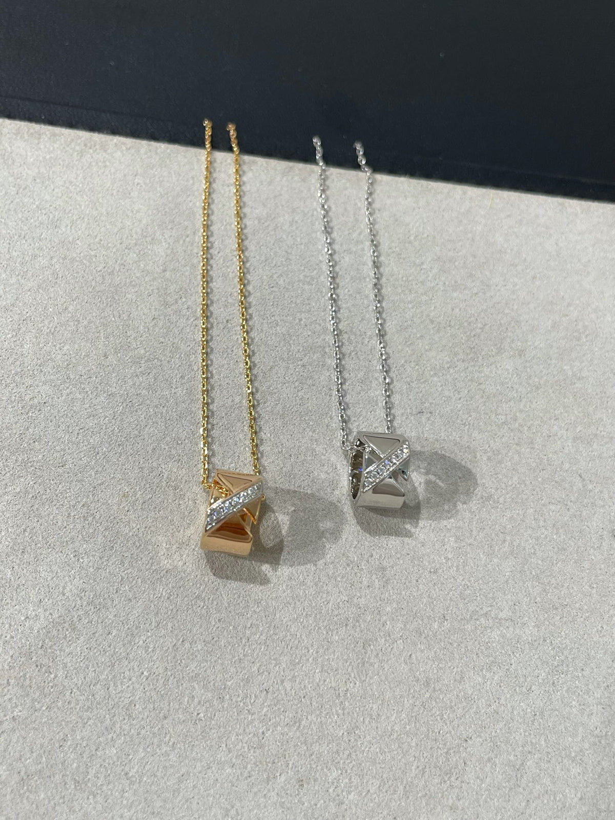 [Royal Jewellery]LIENS EVIDENCE DIAMOND NECKLACE